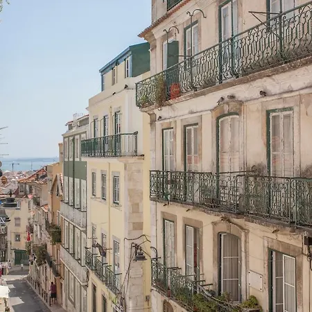 Santana With Balcony Apartment Lisbon
