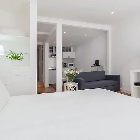 Santana W/ Balcony Апартаменти Лісабон