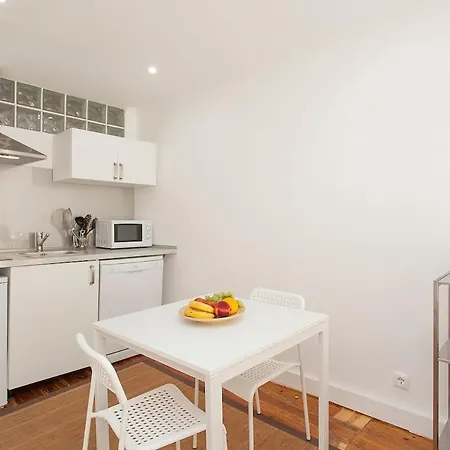 Santana W/ Balcony Апартаменти Лісабон