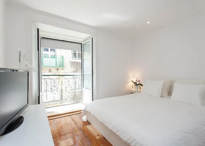 Santana W/ Balcony Lisboa